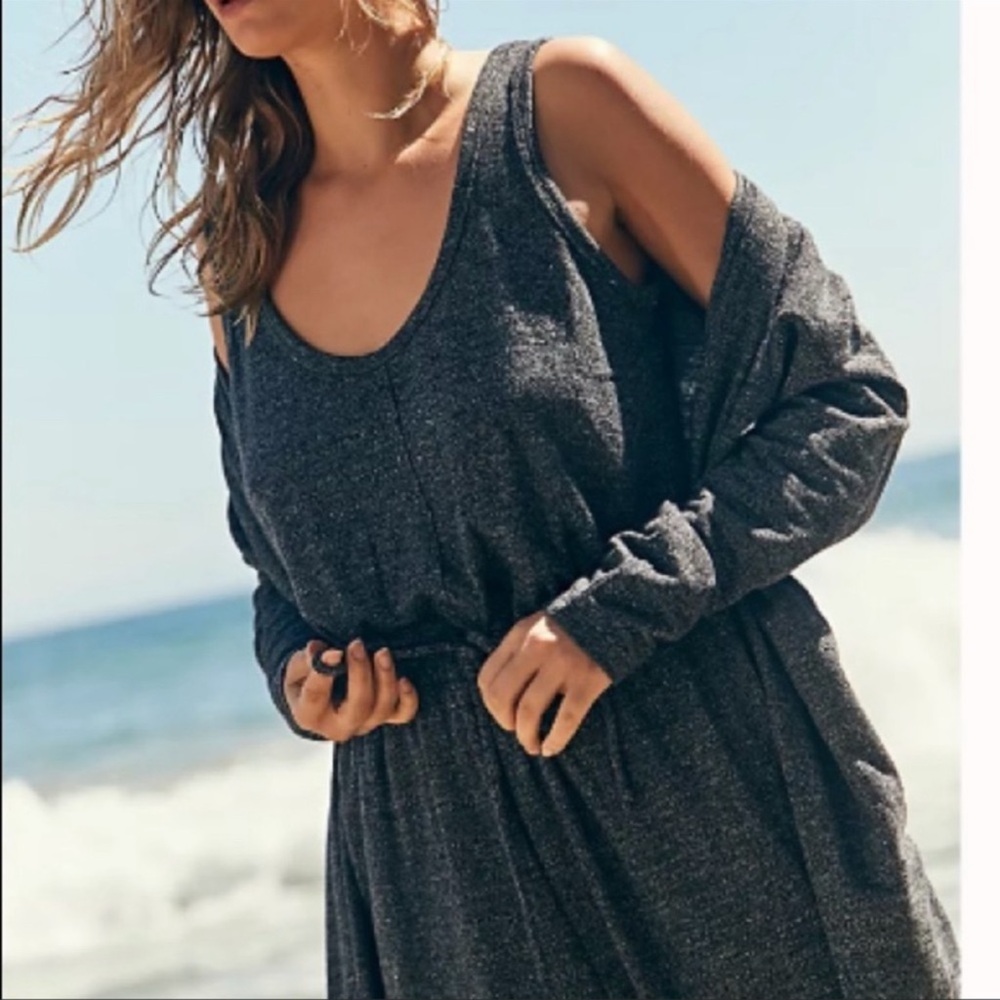 Free People fp Beach Bicoastal Set
Jumpsuit & Cardigan Charcoal Grey